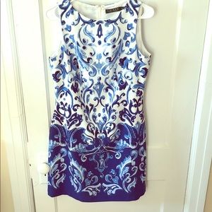 Blue sleeveless dress
LAUREN by Ralph Lauren